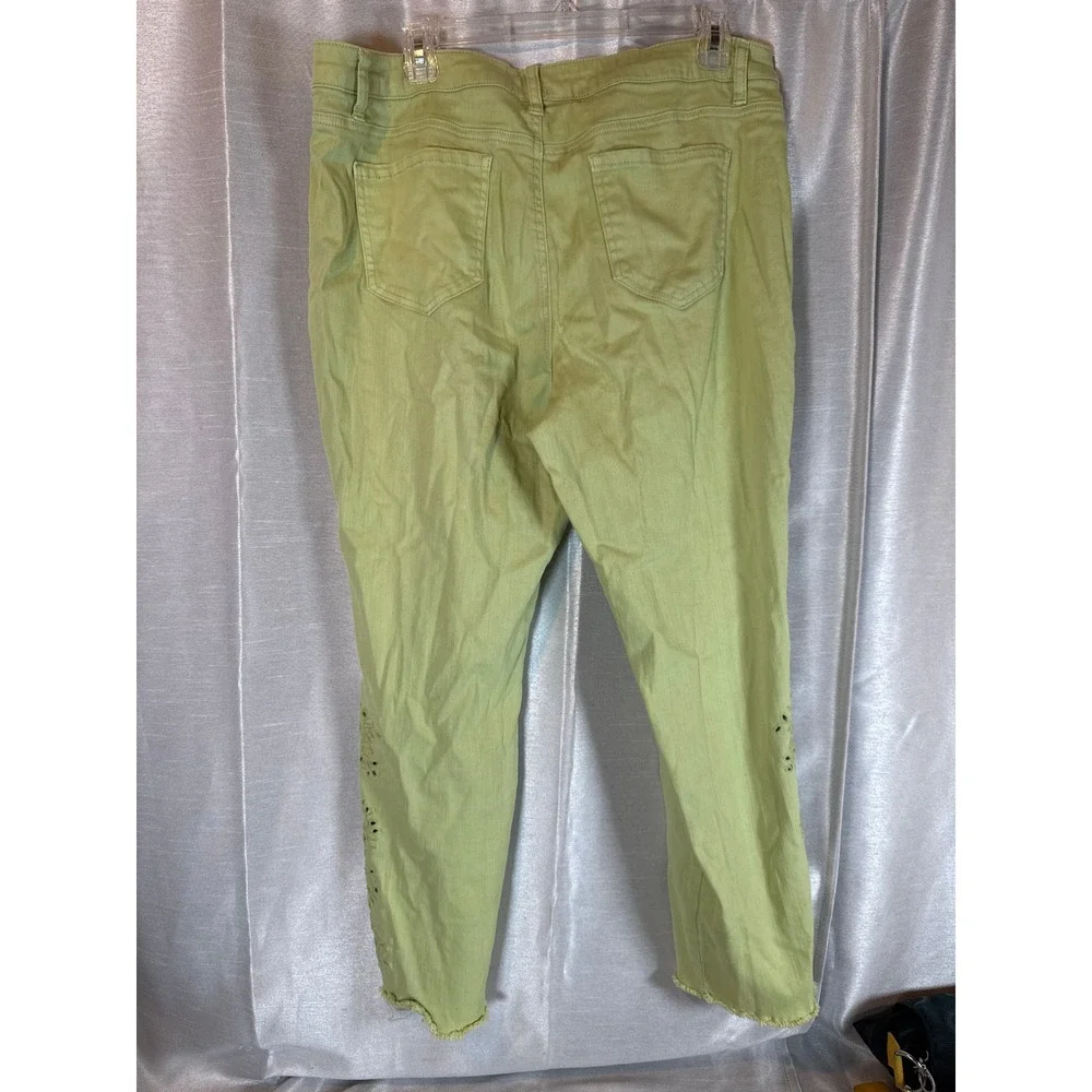 C Denim Est.‎ 1946 Curvy Jeans Size 14 Green Floral Cutout Raw Hem